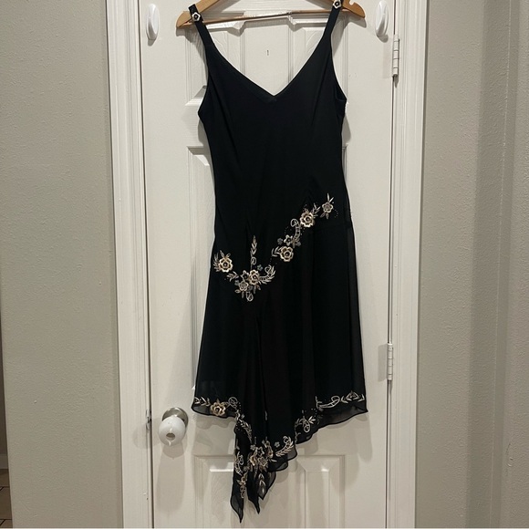 Vintage R&M Richards Black Floral Handkerchief Hem Dress 14P Y2K Fairy Flapper - Picture 3 of 11